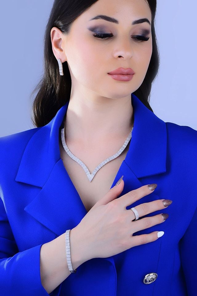 925 Ayar Gümüş 4 Sıra V Model Su Yolu Set