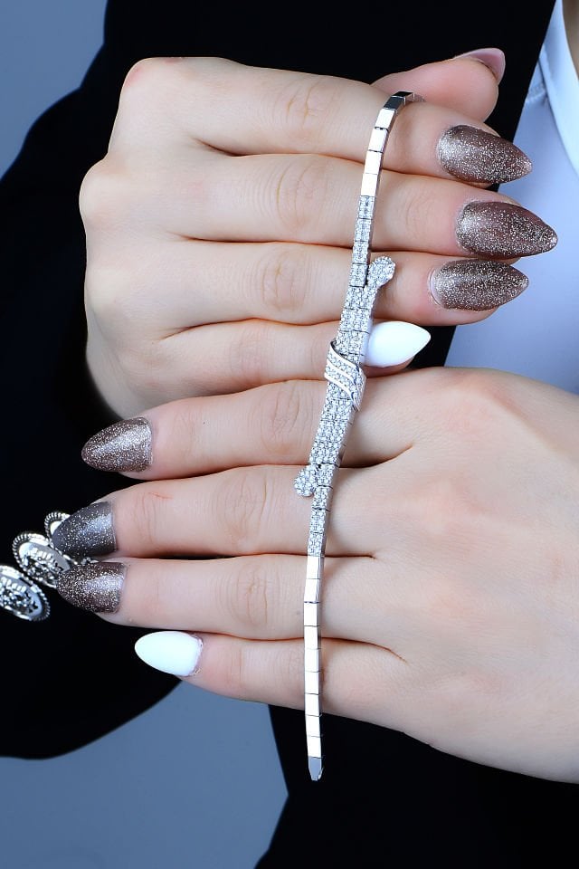 925 Ayar Gümüş 2 Sıra Böcek Kemer Harfli Su Yolu Bileklik