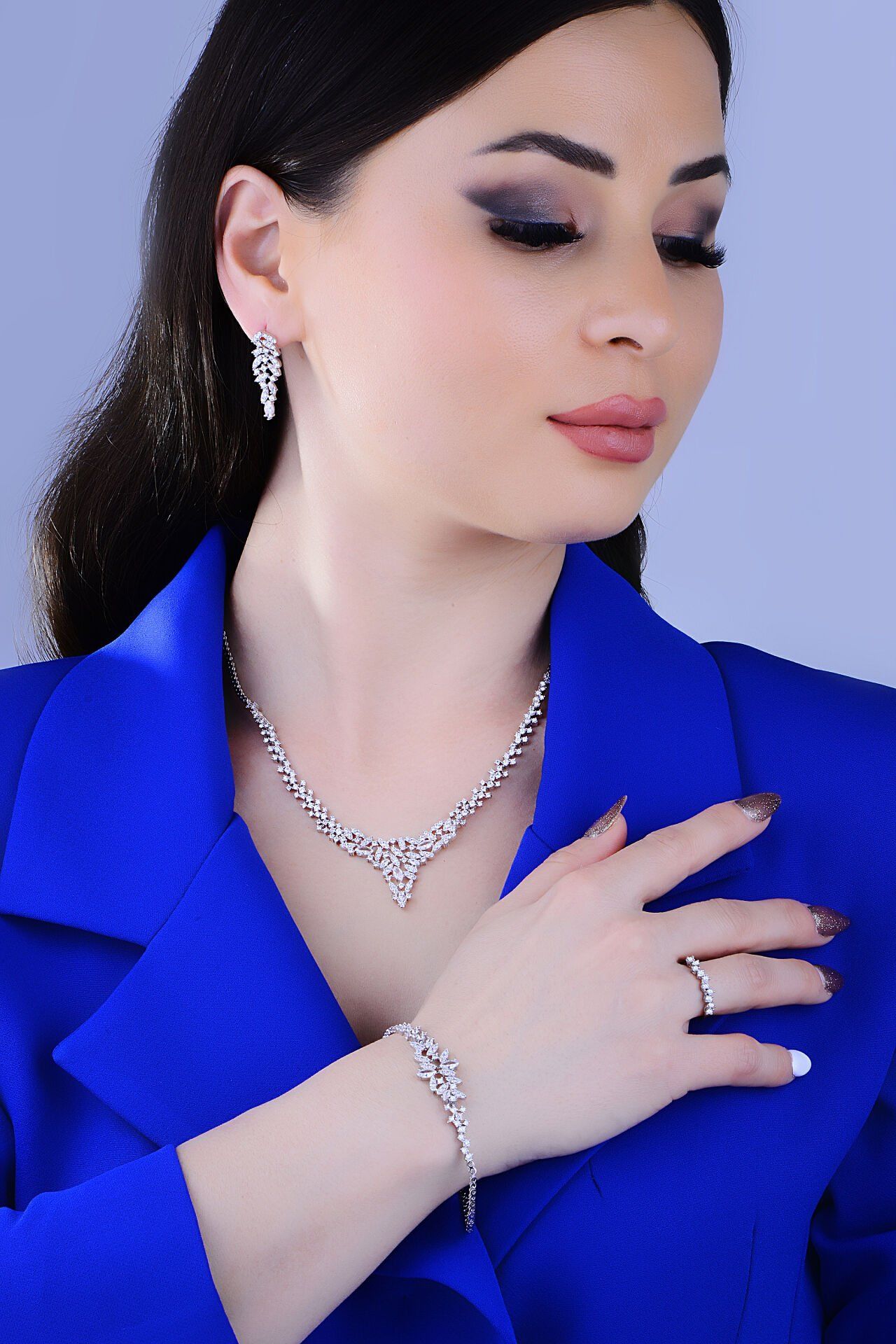 925 Ayar Gümüş V Model Mekik Pırlanta Montür Su Yolu Set