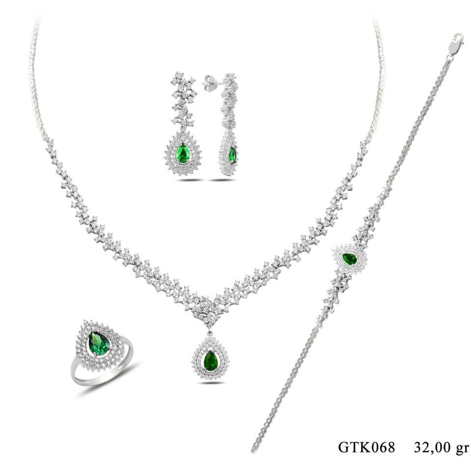 BARIŞ TAKI 925 Ayar Gümüş V Model Hürrem Yeşil Pırlanta Montür Su Yolu Set