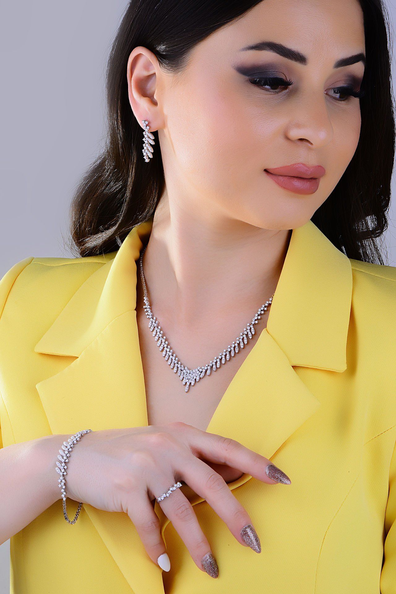 925 Ayar Gümüş V Model Pırlanta Montür Su Yolu Set