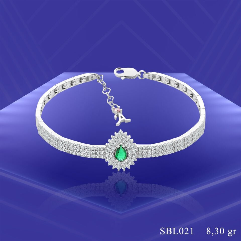 925 Ayar Gümüş 3 Sıra Hürrem Yeşil Damla Taşlı Harfli Su Yolu Bileklik