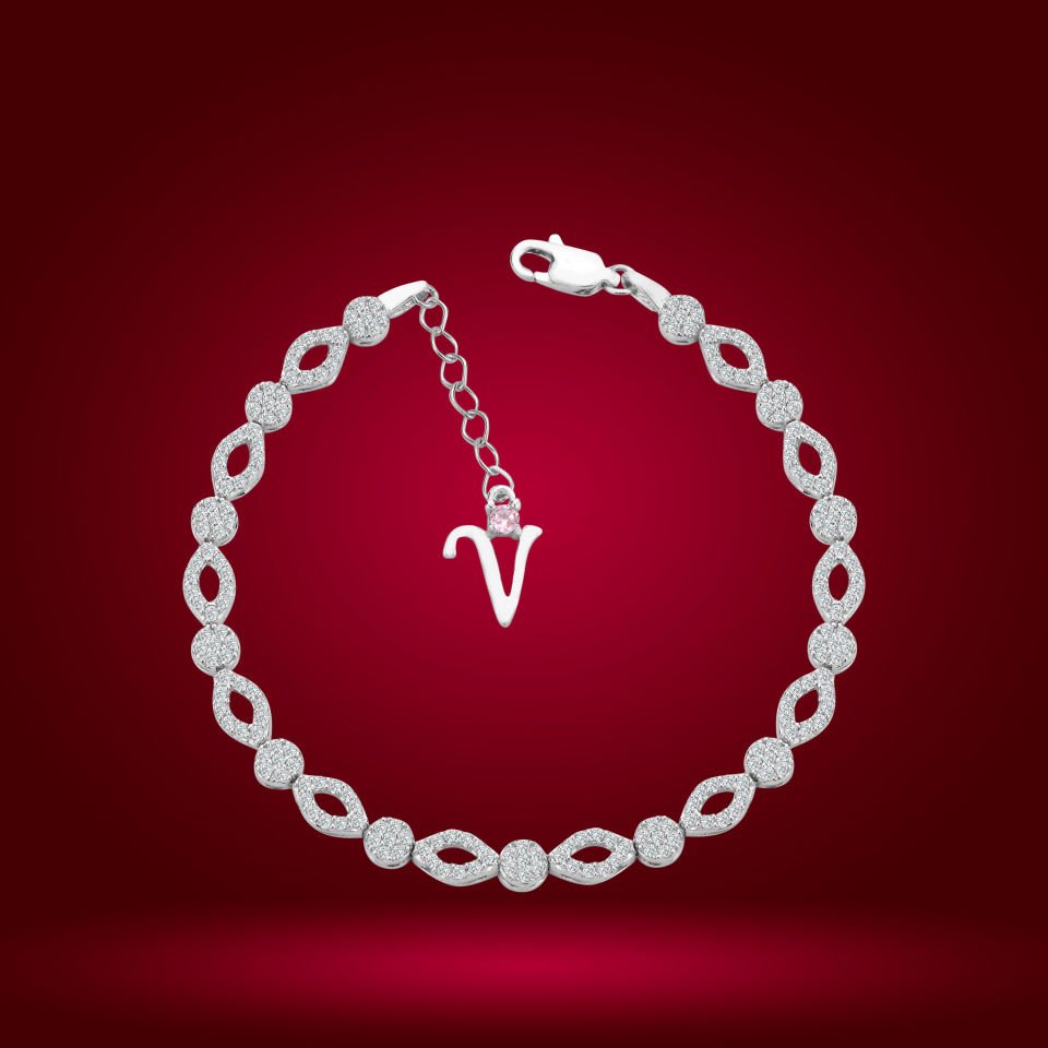 925 Ayar Gümüş Pırlanta Montürlü Göz Model Zincir Harfli Su Yolu Bileklik V