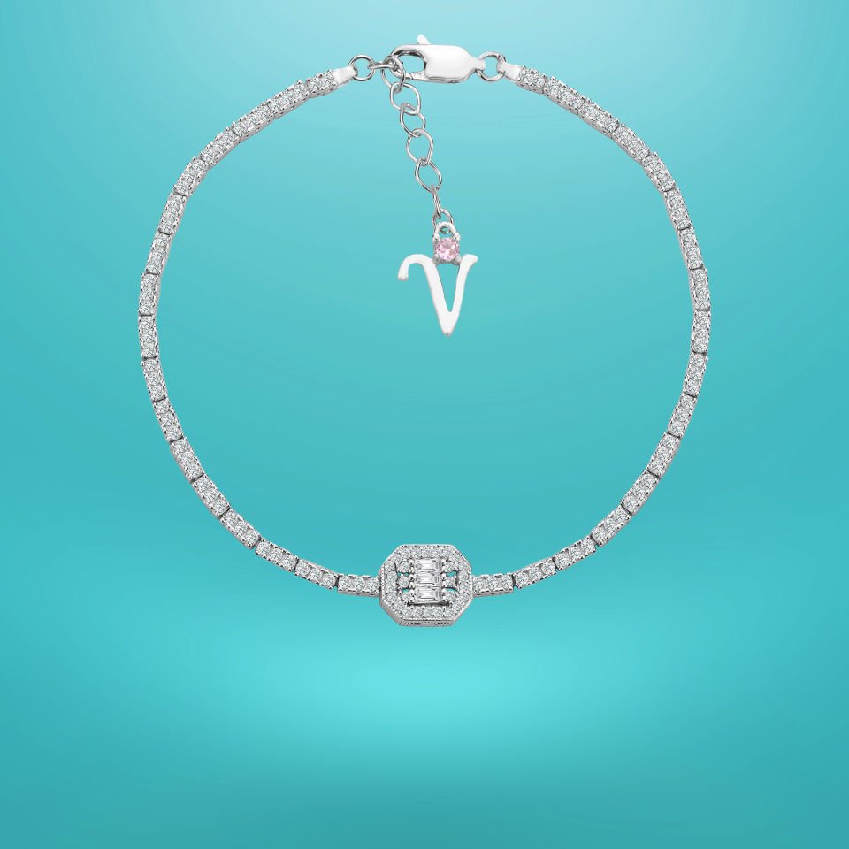 925 Ayar Gümüş Üç Taş Oval Bagetli Zincir Harfli Su Yolu Bileklik V