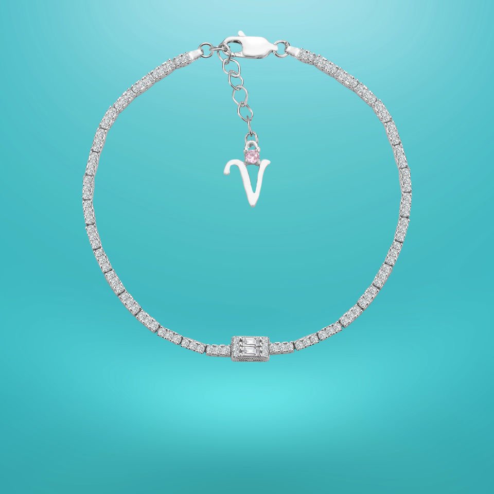 925 Ayar Gümüş Üç Taş Baget Zincir Harfli Su Yolu Bileklik V