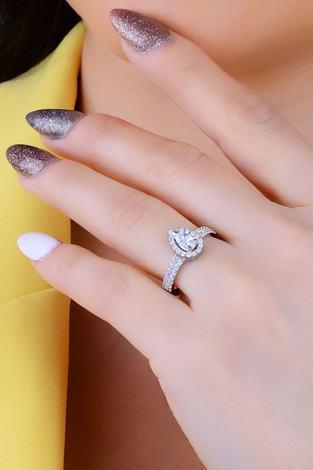 BARIŞ TAKI 925 Ayar Gümüş Salkım 3 Sıra Beyaz Damla Su Yolu Bayan Düğün Seti