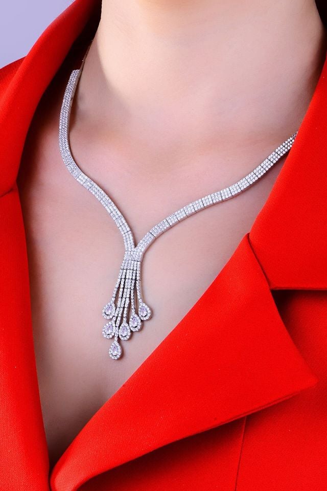 BARIŞ TAKI 925 Ayar Gümüş Salkım 3 Sıra Beyaz Damla Su Yolu Bayan Düğün Seti