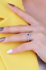 BARIŞ TAKI 925 Ayar Gümüş Mavi Papatya Salkım Pırlanta Montür Su Yolu Düğün Seti