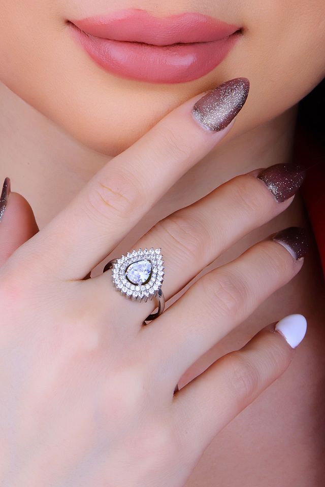 BARIŞ TAKI 925 Ayar Gümüş Hürrem Beyaz Pırlanta Su Yolu Düğün, Özel Gün Seti