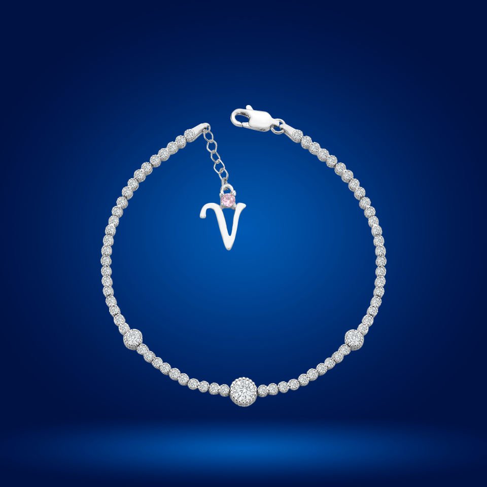 925 Ayar Gümüş Tek Taş Pırlanta Model Zincir Harfli Su Yolu Bileklik V