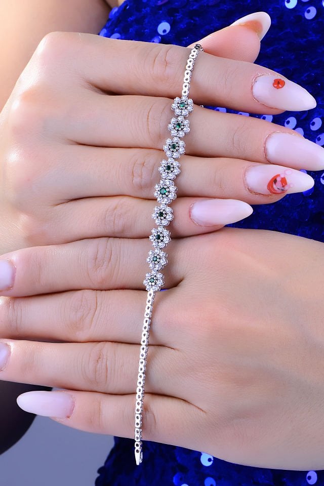 BARIŞ TAKI 925 Ayar Gümüş Yeşil Papatya Salkım Pırlanta Montör Su Yolu Set