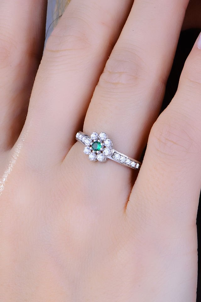 BARIŞ TAKI 925 Ayar Gümüş Yeşil Papatya Salkım Pırlanta Montör Su Yolu Set