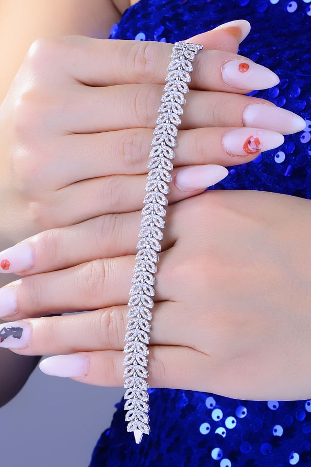 BARIŞ TAKI 925 Ayar Gümüş Kelebek Model Pırlanta Su Yolu Set