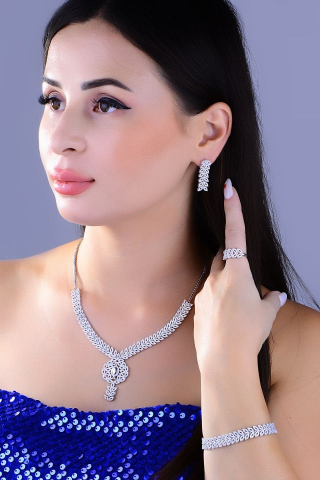 BARIŞ TAKI 925 Ayar Gümüş Kelebek Model Pırlanta Su Yolu Set