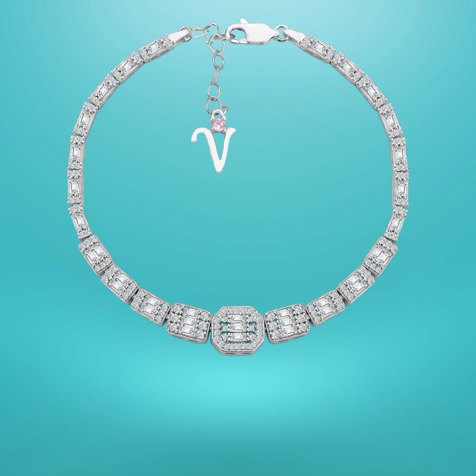 925 Ayar Gümüş Ful Baget Taşlı Zincir Harfli Su Yolu Bileklik V