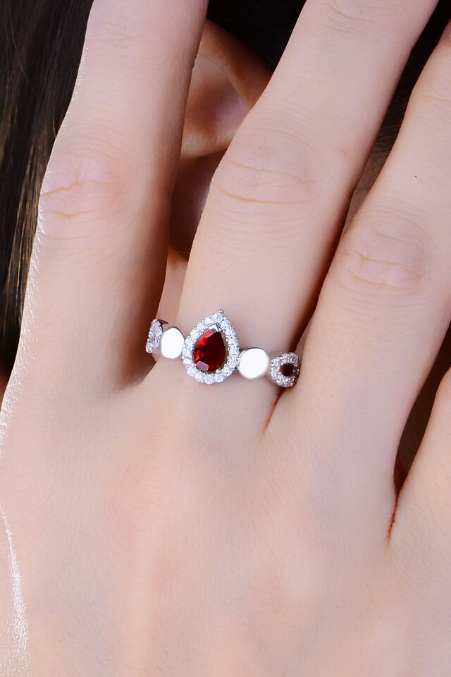 BARIŞ TAKI 925 Ayar Gümüş Kırmızı Damla Taşlı Su Yolu Set