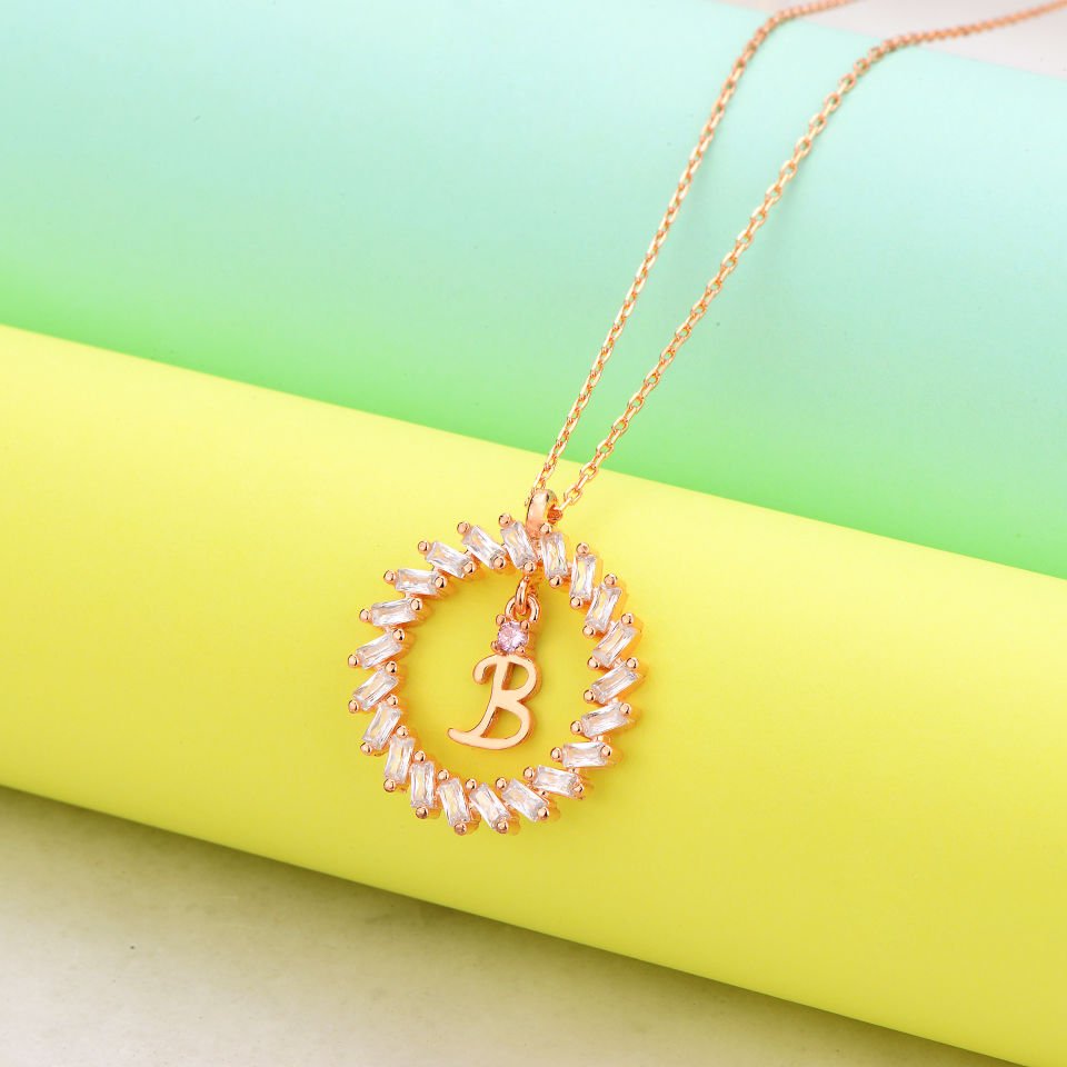 925 Ayar Gümüş Ful Taşlı Daire İçi Harfli Hayalet Kolye B