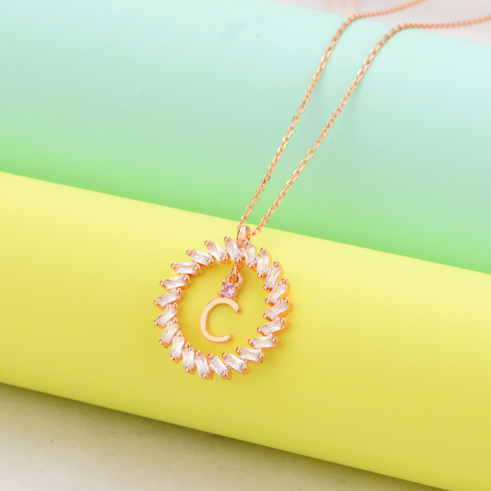 925 Ayar Gümüş Ful Taşlı Daire İçi Harfli Hayalet Kolye C