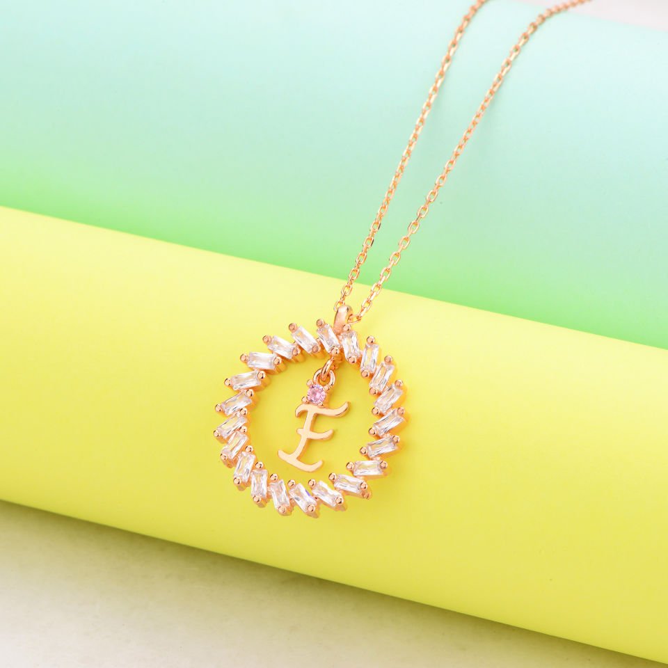 925 Ayar Gümüş Ful Taşlı Daire İçi Harfli Hayalet Kolye E