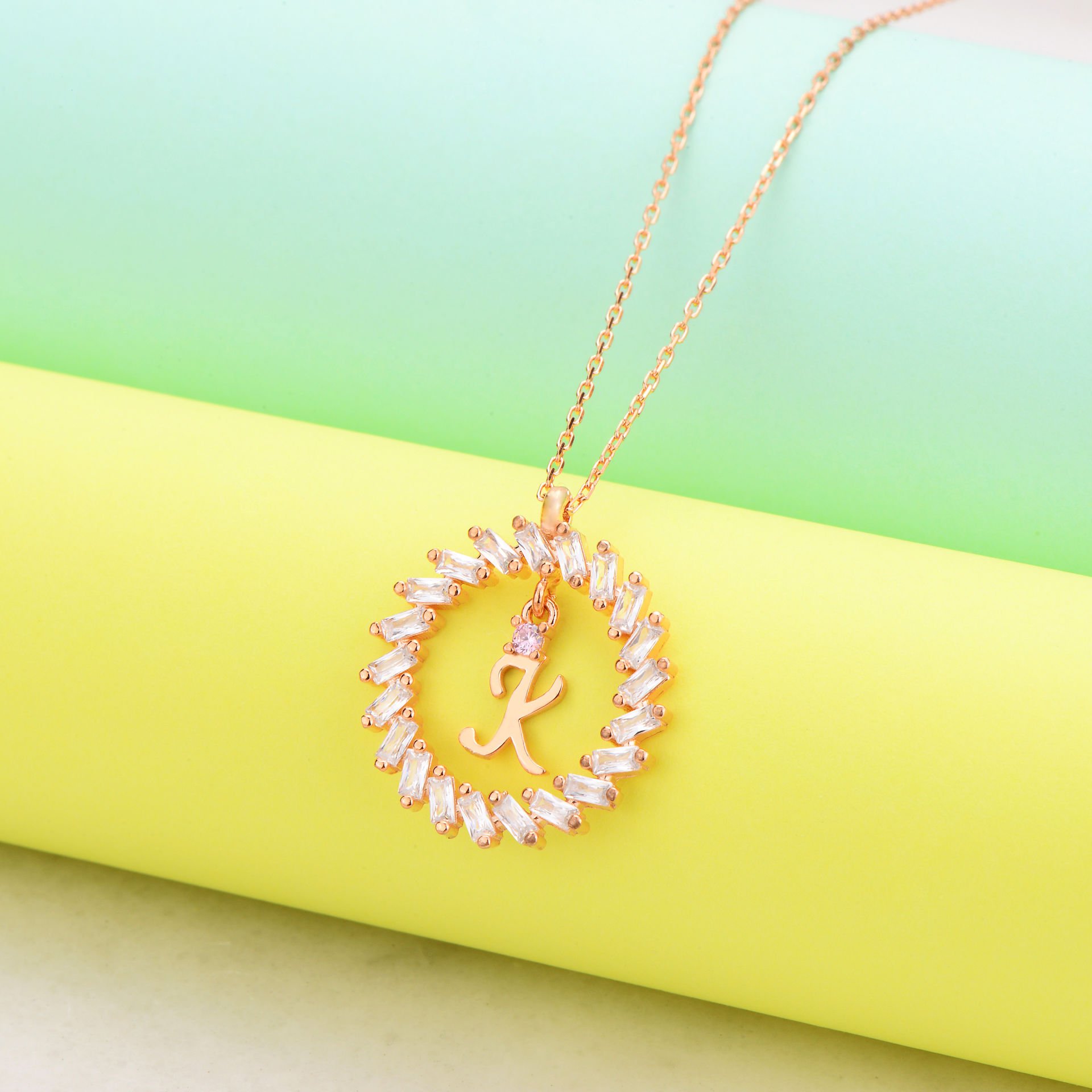 925 Ayar Gümüş Ful Taşlı Daire İçi Harfli Hayalet Kolye K