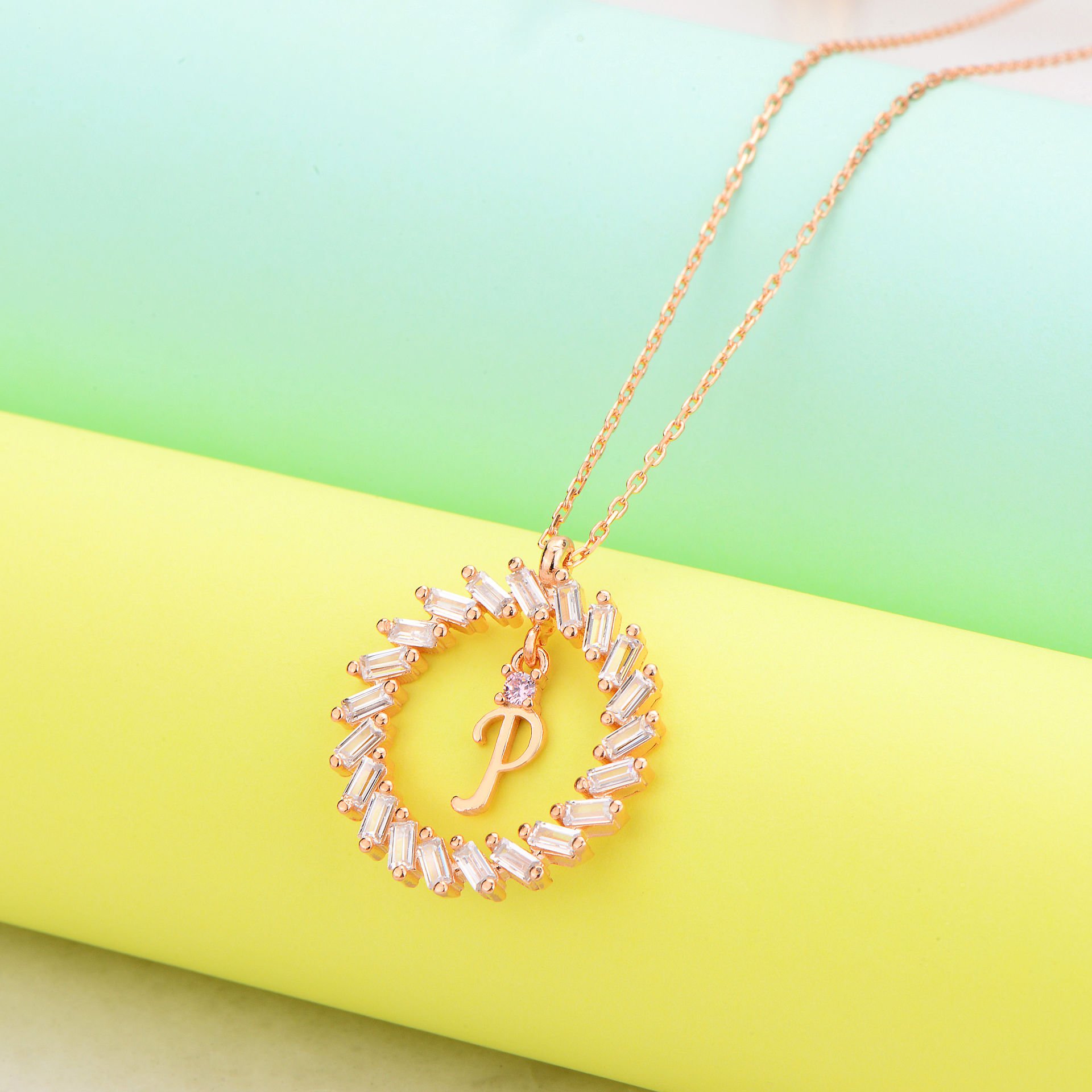 925 Ayar Gümüş Ful Taşlı Daire İçi Harfli Hayalet Kolye P