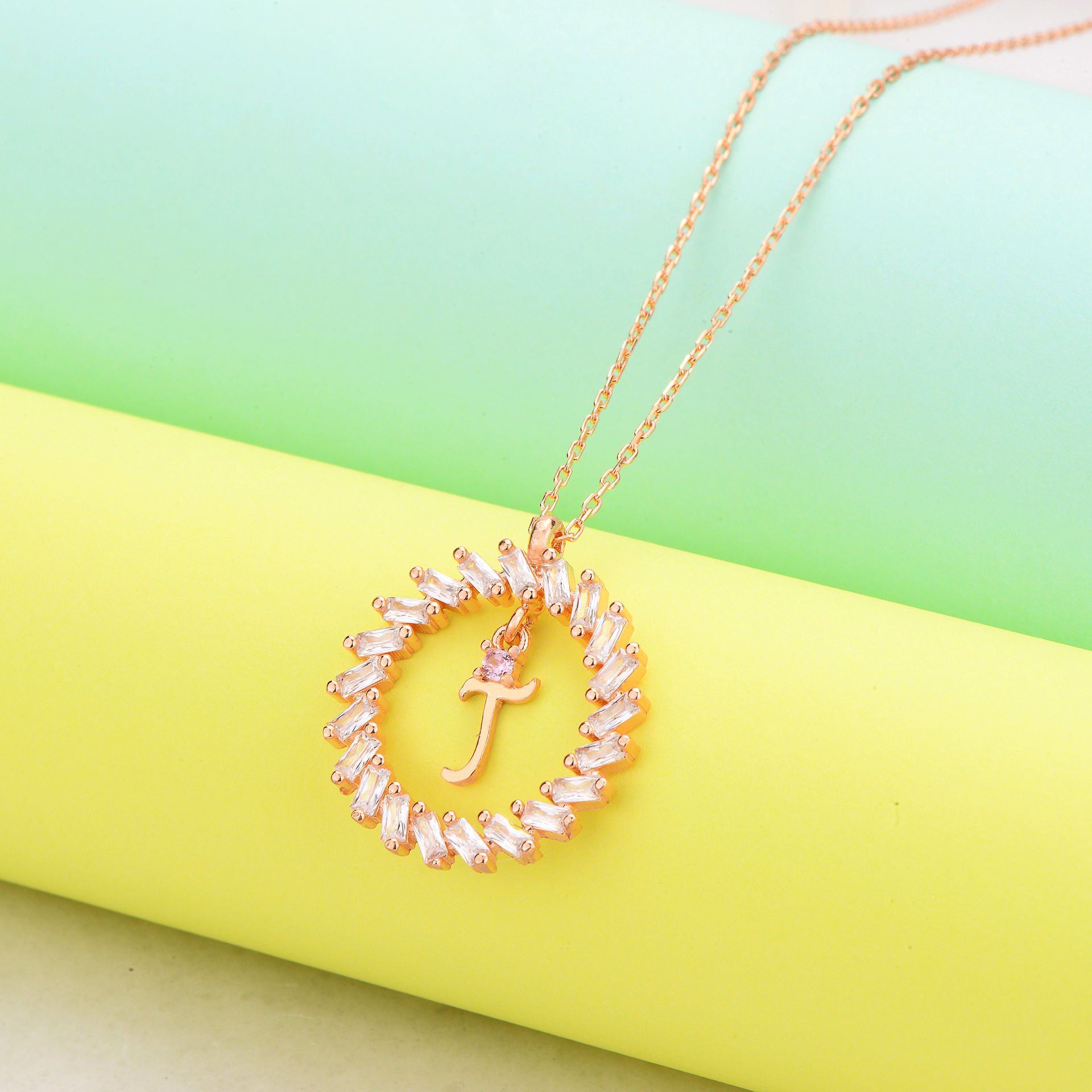 925 Ayar Gümüş Ful Taşlı Daire İçi Harfli Hayalet Kolye T