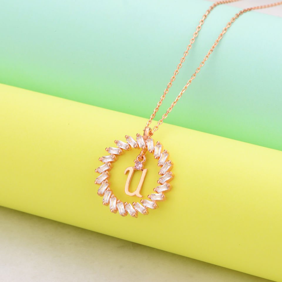 925 Ayar Gümüş Ful Taşlı Daire İçi Harfli Hayalet Kolye U