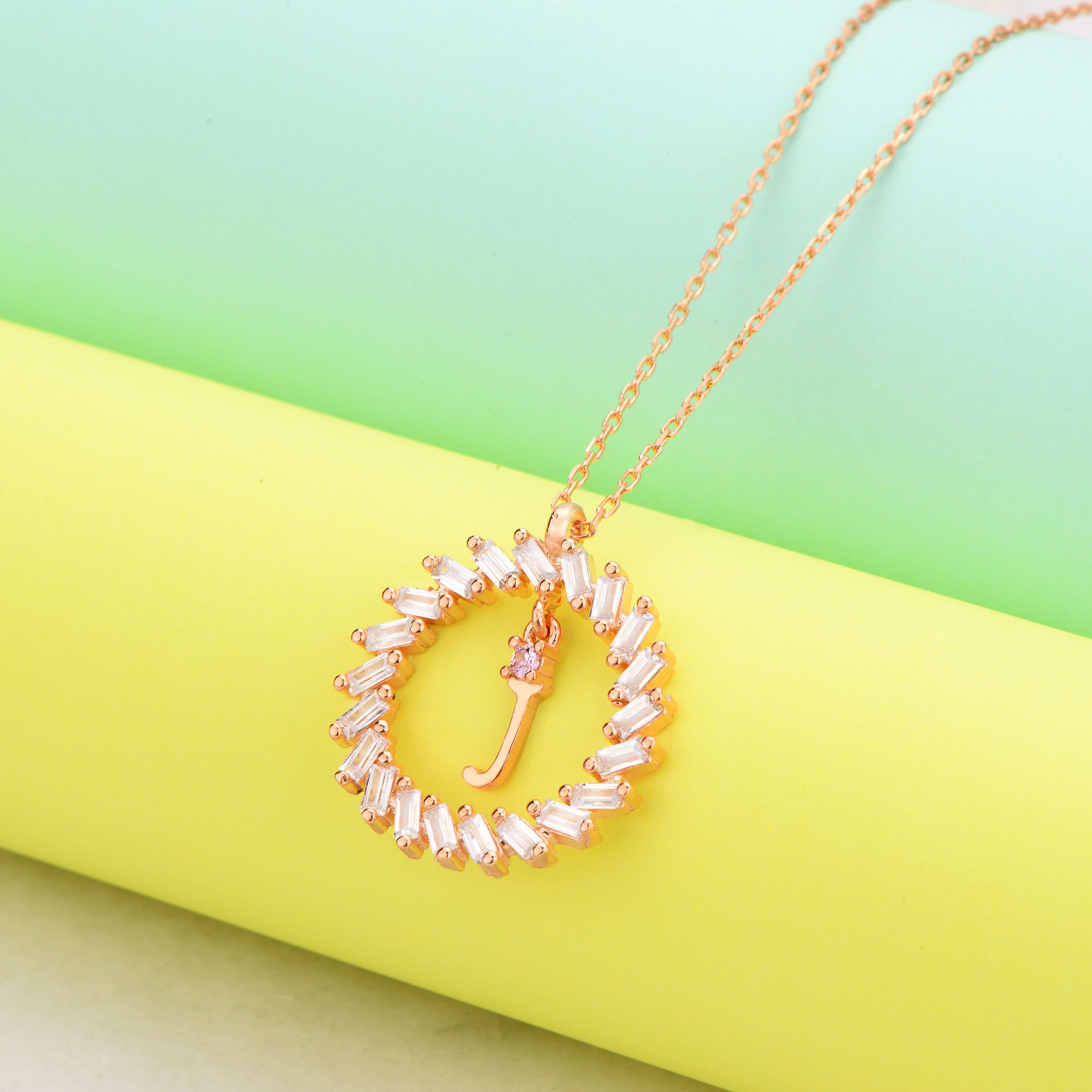 925 Ayar Gümüş Ful Taşlı Daire İçi Harfli Hayalet Kolye J