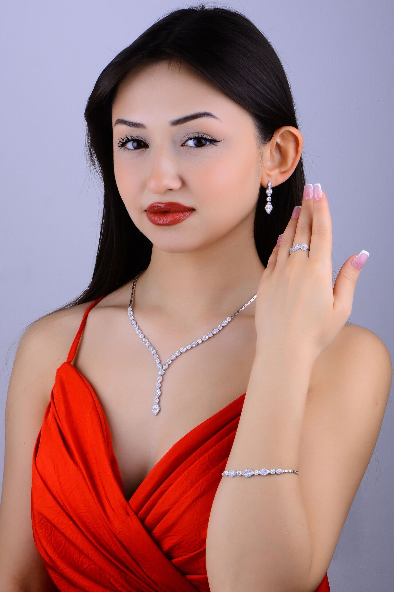 925 Ayar Gümüş Badem Tanesi Sıralı Salkım Su Yolu Set